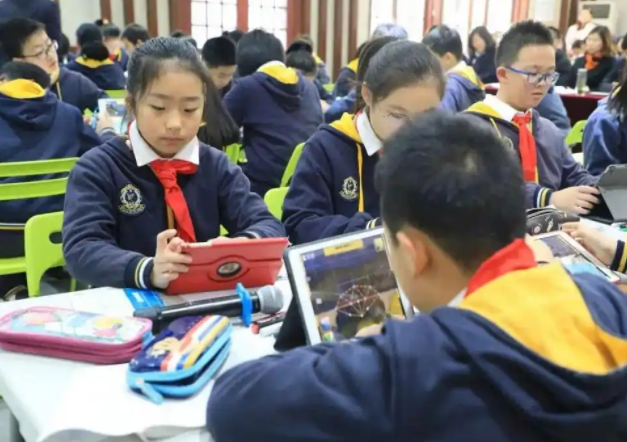 畅通普通教育与工作教育互融渠道为学生搭建多元化成长“立交桥” 畅通普通教育与工作教育互融渠道为学生搭建多元化成长“立交桥”