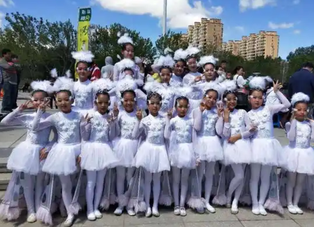 让草原学子在家门口享受优质科创教育以科技之力打破地域壁垒 让草原学子在家门口享受优质科创教育以科技之力打破地域壁垒